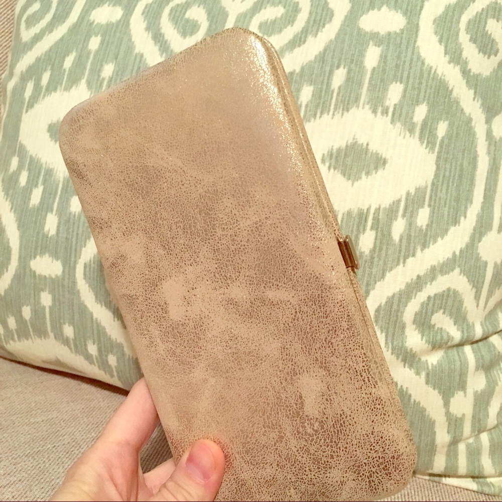 Gold clutch / wallet 👛